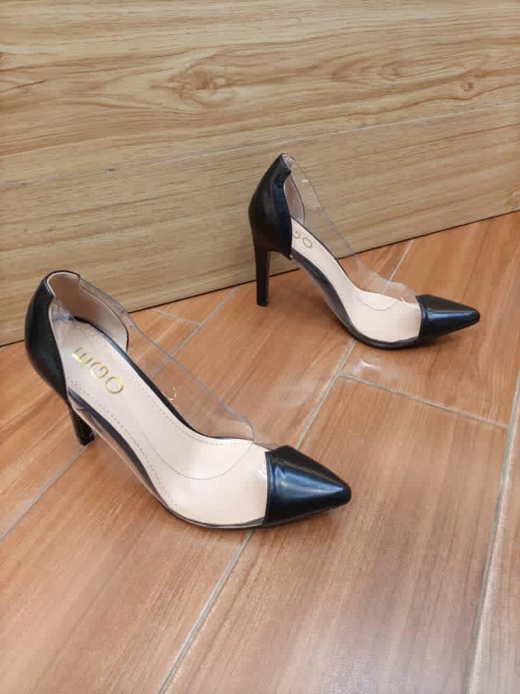 Feets70629027's tweet photo. Il ne faut que des talons confortable et class pour être alaise au bureau.😉😉
Ladies where are you????!!😍😍😍😍 https://t.co/UuV35ujkFv
