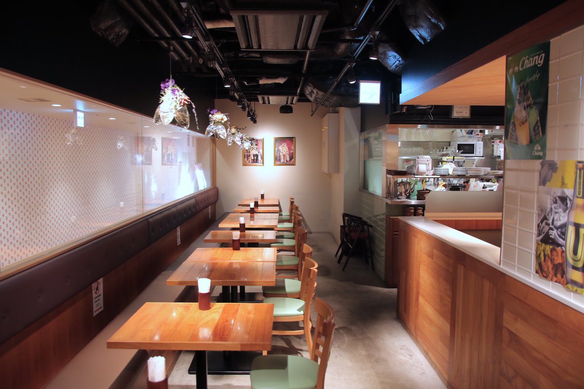 Singha Beer チェンマイ料理を楽しめるサイアムセラドン池袋東武店 人気料理はシンハービールと相性抜群の ソフトシェルクラブのふんわり玉子カレー炒め 12月 1月限定の 海鮮タイスキ もおすすめです Gotoeat サイアムセラドン チェンマイ料理