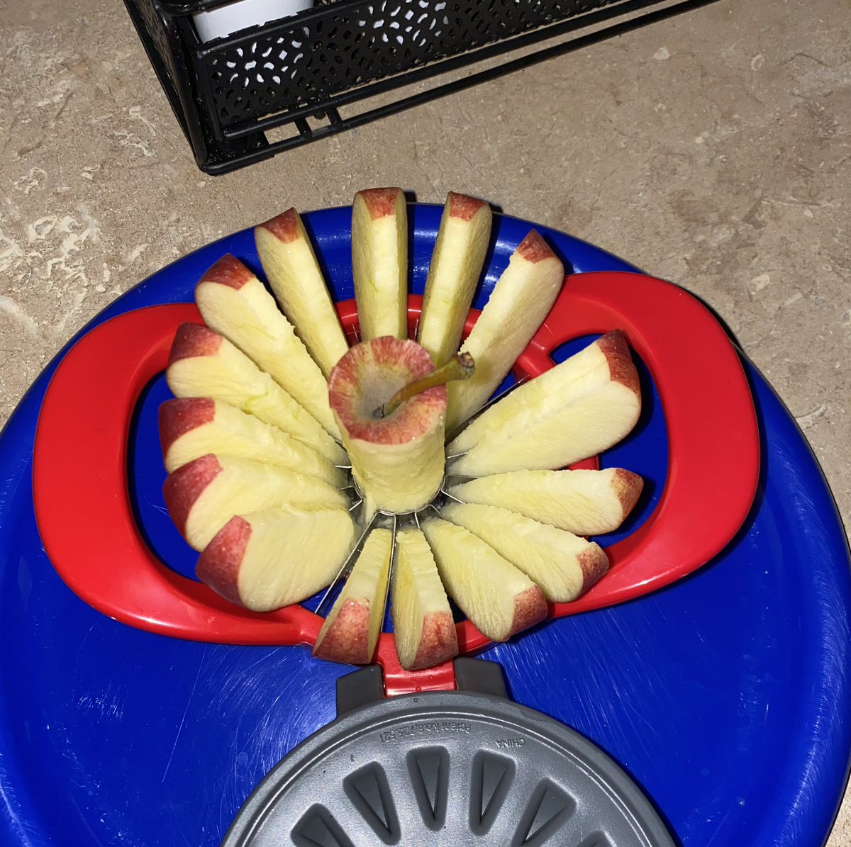 mynameischoke's tweet photo. vegans be like “blooming onion 😍”🤣🤣🤣😳😳😳 https://t.co/2FOV5E9Wlo