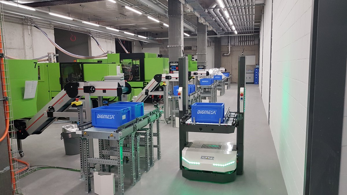 KNAPP_AG_de's tweet image. Successful GoLive at Digmesa in Switzerland! Thanks to the great #teamwork a very fast implementation was possible. The #OpenShuttle named “Knappi” now takes over transport orders from injection molding machines to the Kanban warehouse. #makingcomplexitysimple #amr #agv #fts