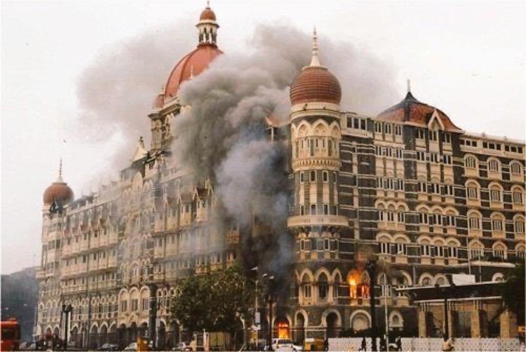 Remembering the fighters, saviours and martyrs of Mumbai #2611Attack , a #BlackDay in history of India.
Tributes to Major Sandeep Unnikrishnan,
Asst Sub Inspector Tukaram Omble.
#NeverForgetNeverForgive 
#PakTerrorState 
#PakistaniTerrorists