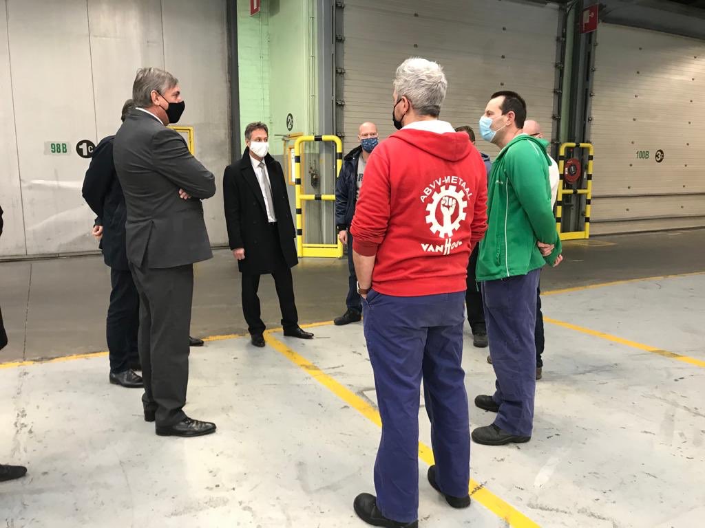 Bezoek met MP ⁦<a href="/JanJambon/">Jan Jambon</a>⁩ aan Van Hool is een hart onder de riem van productiebedrijven waar men in moeilijke tijden in zeer veilige omstandigheden welvaart blijft creeeren.
