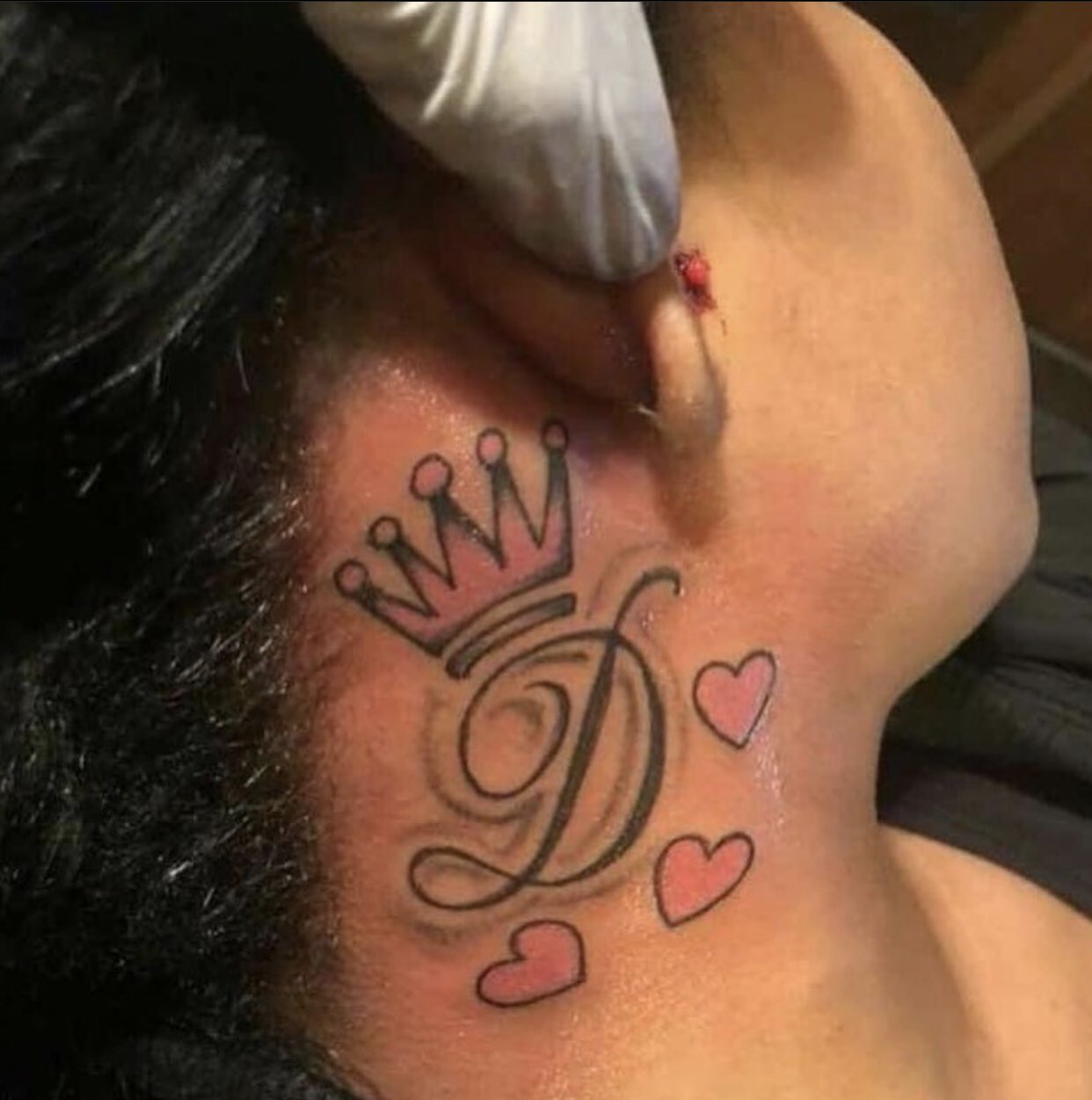 Nevaeh🦋 on X: I lowkey want a neck tattoo😩! t.cokHmBwJsArN  X