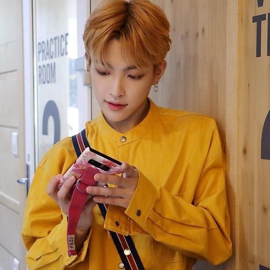  #HONGJOONG - Citrine