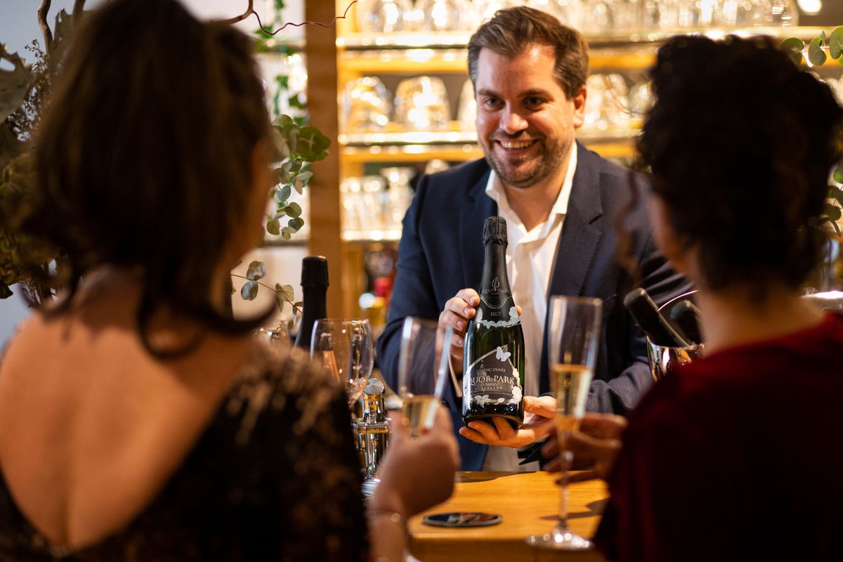 QuobParkEstate's tweet photo. Join us at Quob Park Estate FREE Group Tour and Tasting Ticket worth £20 with first wine purchase.

https://t.co/O08UCHp9GE

#EnglishSparklingWine #HampshireVineyard #Champagne #Vineyard   #SparklingWine   #EnglishWine  #Christmasfizz #ChristmasChampagne #EnglishFizz #BritishFizz https://t.co/m1EmsWQ3zJ