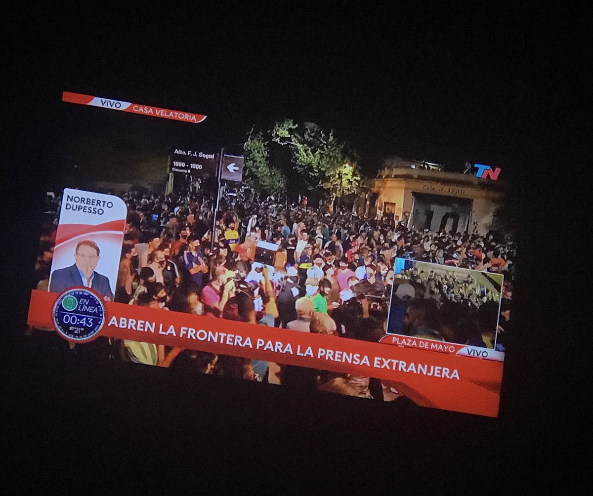 aypelotuda's tweet photo. jsjsjsjs 1 año de cuarentena al pedo https://t.co/Vcxrv3PY0n