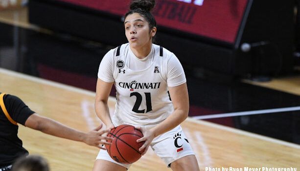 ndnsports's tweet photo. Milan Schimmel (Umatilla) Scores Eight Points in Cincinnati Bearcats debut
#NativeAthlete #Umatilla #Bearcats #D1
 https://t.co/tJe4BIMx06 https://t.co/E0y9KluqdN