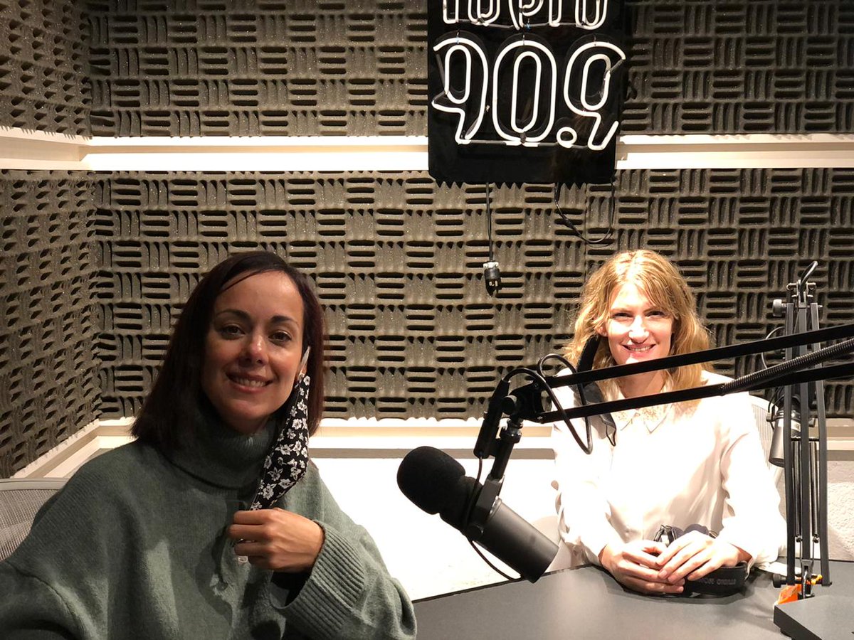 #EllasTienenNombre "Le hace falta a nuestro gobierno educarse en el tema de la violencia contra las mujeres y que permitan a quien lo sabe hacer tomar cartas en el asunto" señala  <a href="/gadelagarza/">Gabriela De la Garza</a> en la mesa de diálogo con <a href="/lagunes28/">Lucía Lagunes Huerta</a>, presidenta de CIMAC.