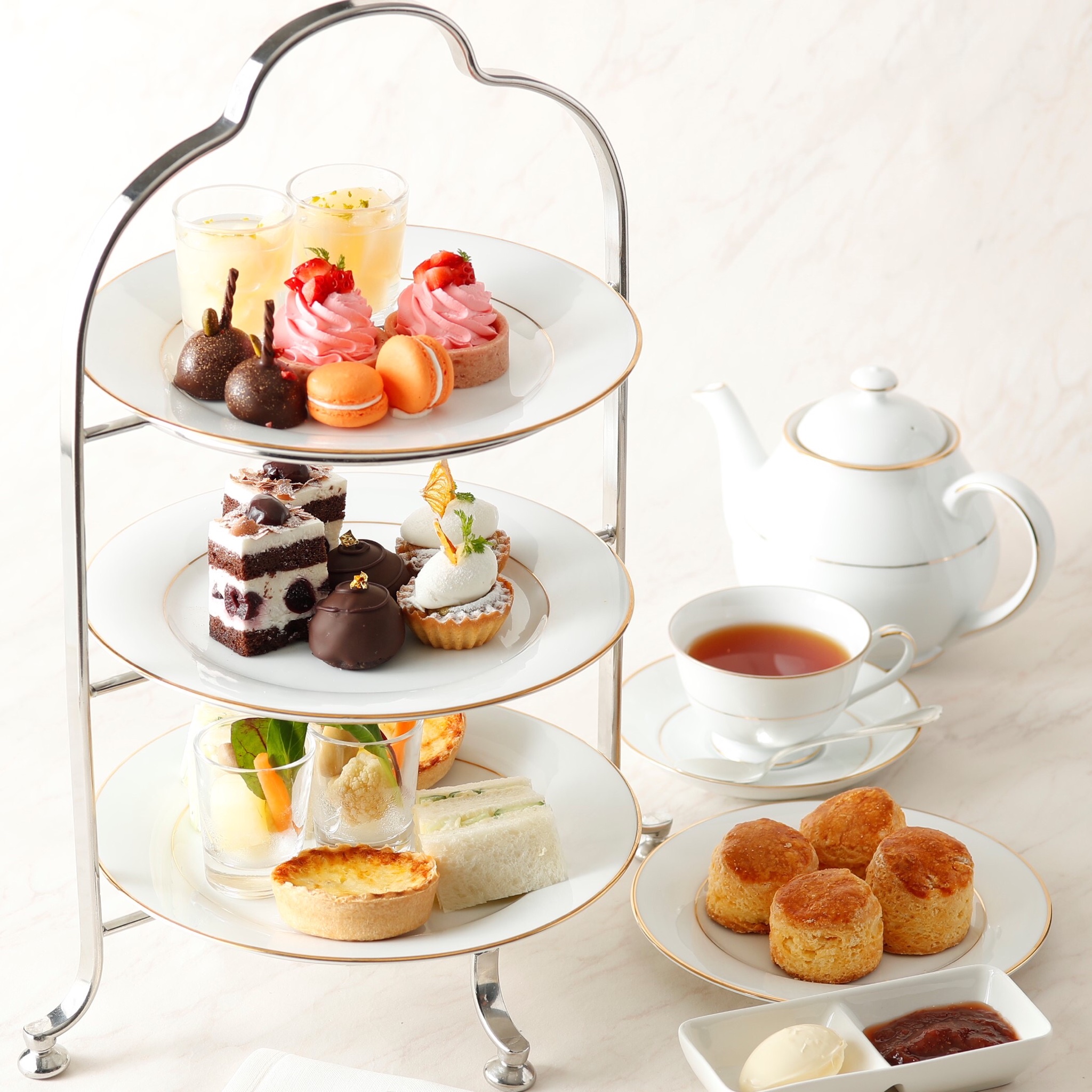 ホテルニューグランド 公式 本日より そごう横浜店10階 シーガーディアン でもホテルでご提供しているアフタヌーンティーセットをお楽しみいただけるようになりました T Co Nonscx0gop ホテルニューグランド 横浜 そごう横浜 横浜