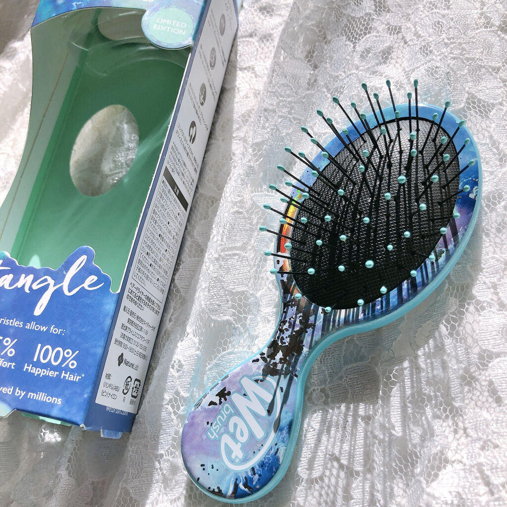 Lips リップス 一目惚れして買ったウェットブラシ ミニ のターコイズブルーというデザイン かわいすぎる この柄やディズニーキャラクター マーメイド柄 もちろん単色別カラーなどたくさんあり 買うなら柄アリを買った方が個人的には