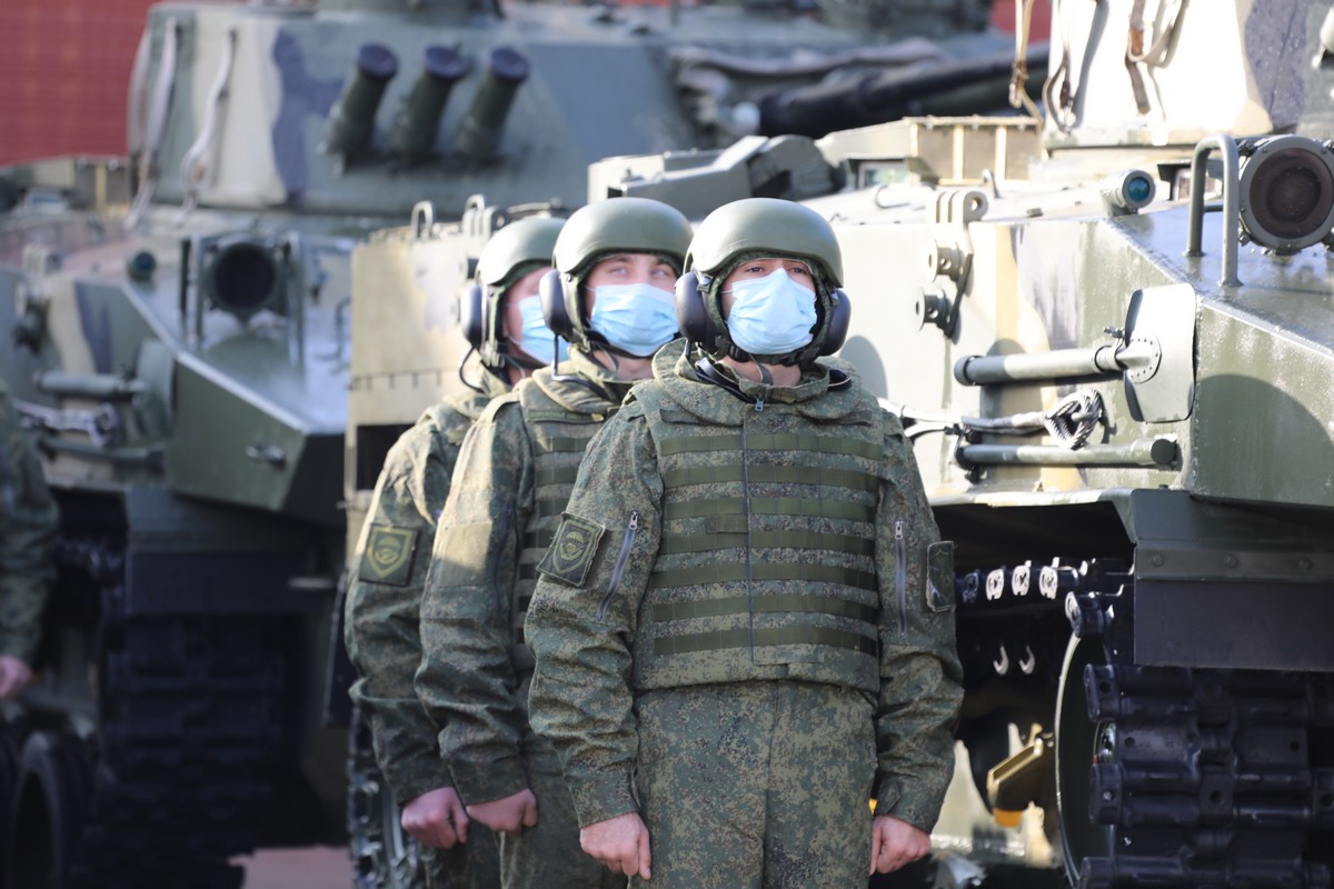 TheDeadDistrict's tweet photo. Unit of the 7th Guards Mountain Air Assault Division of the Russian VDV forces, received 40 new IFV and APC (BMD-4M and BTR-MDM "Rakushka").
#VDV #BMD4 #Russia https://t.co/SVoVCIjQej