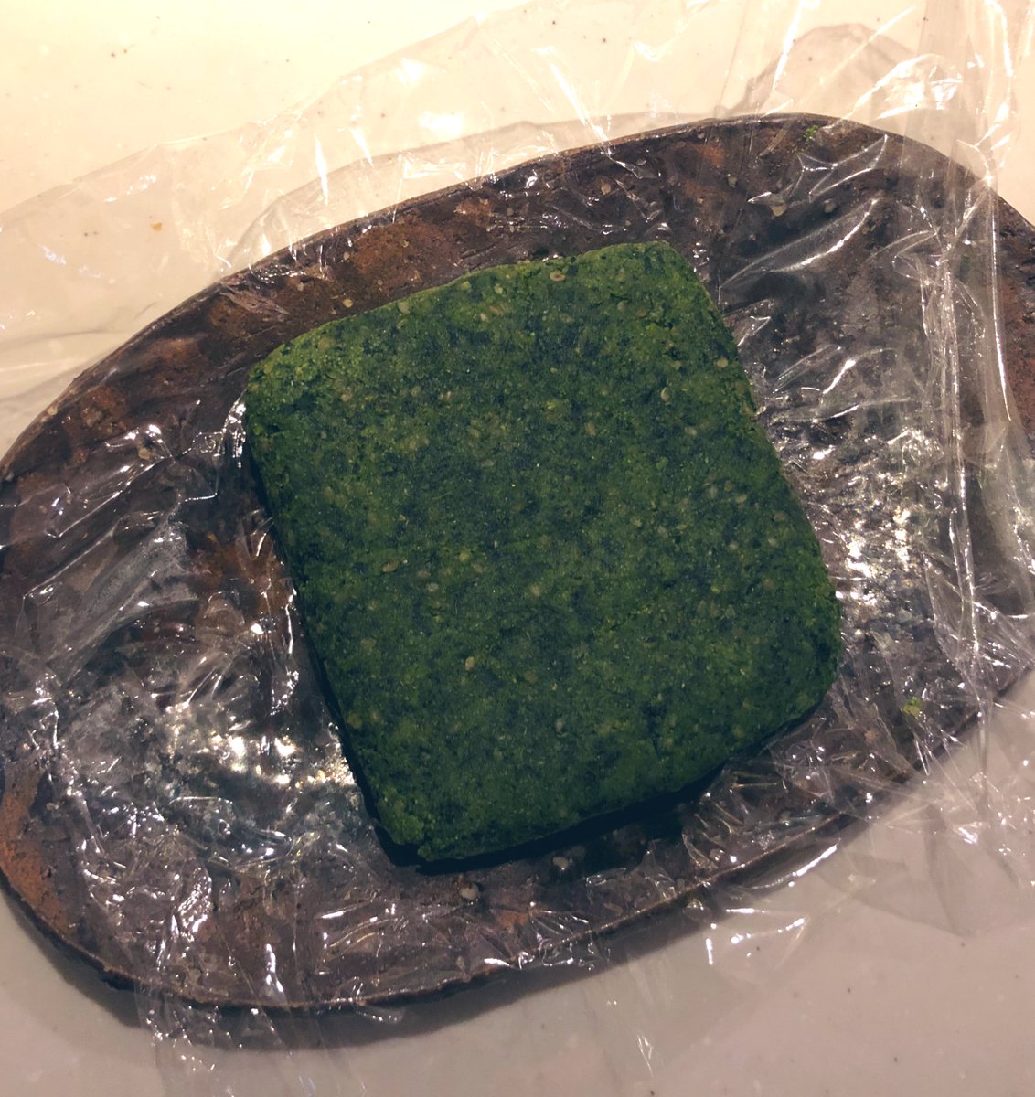 acco77425707's tweet photo. もみの木スコーン出来ました✨
オカラ、ほうれん草、白ゴマです🍀
電子レンジでも硬くならないところが、オカラマジックですね🥰
野菜スイーツではありますが、インスタ映えにはまだまだ程遠い🦆…。
#スイーツ #ダイエットレシピ #Acook https://t.co/lntelTNLWn