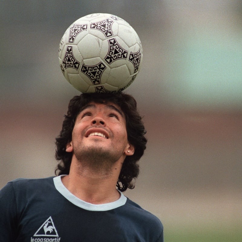 psmvoley's tweet photo. Que la pelota no se desprenda de tu cuerpo, porque ella te pertenece por excelencia y no se mancha. Gracias Diego por defender nuestros colores y hacernos emocionar más allá del gol de barrilete cósmico. Lo místico te pertenece y llora en un corazón 💯🇦🇷 https://t.co/bSR9Txwp93