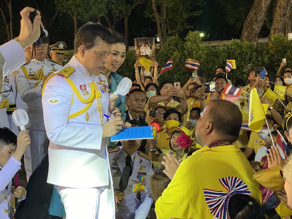 whiteeagle2424's tweet photo. #ภูมิใจที่ได้รับเสด็จ 🥰 https://t.co/d6IHbTtoRz