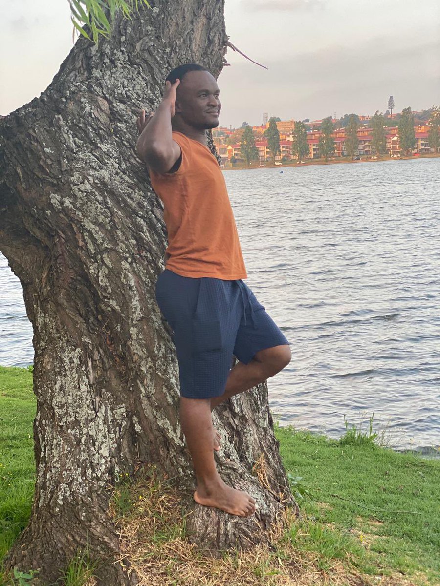 phaphamamlfm's tweet photo. “Hi mina Lawrance Ngoveni, ni muyingiseri wa @Munghana. Loko u vona xifaniso xa mina, uhleketa ku #NiMunhuWaNjhani? Rhumela mavonelo hi voice note eka 071 265 9860 SWESWI” https://t.co/hi9rfjrAiE