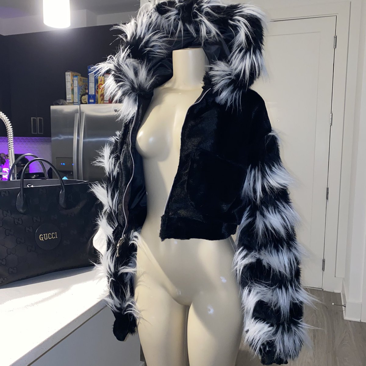 desidansoaa's tweet photo. It cost $0 to retweet and help my small black business grow ♥️

Handmade by me . https://t.co/aEiamTapIE
