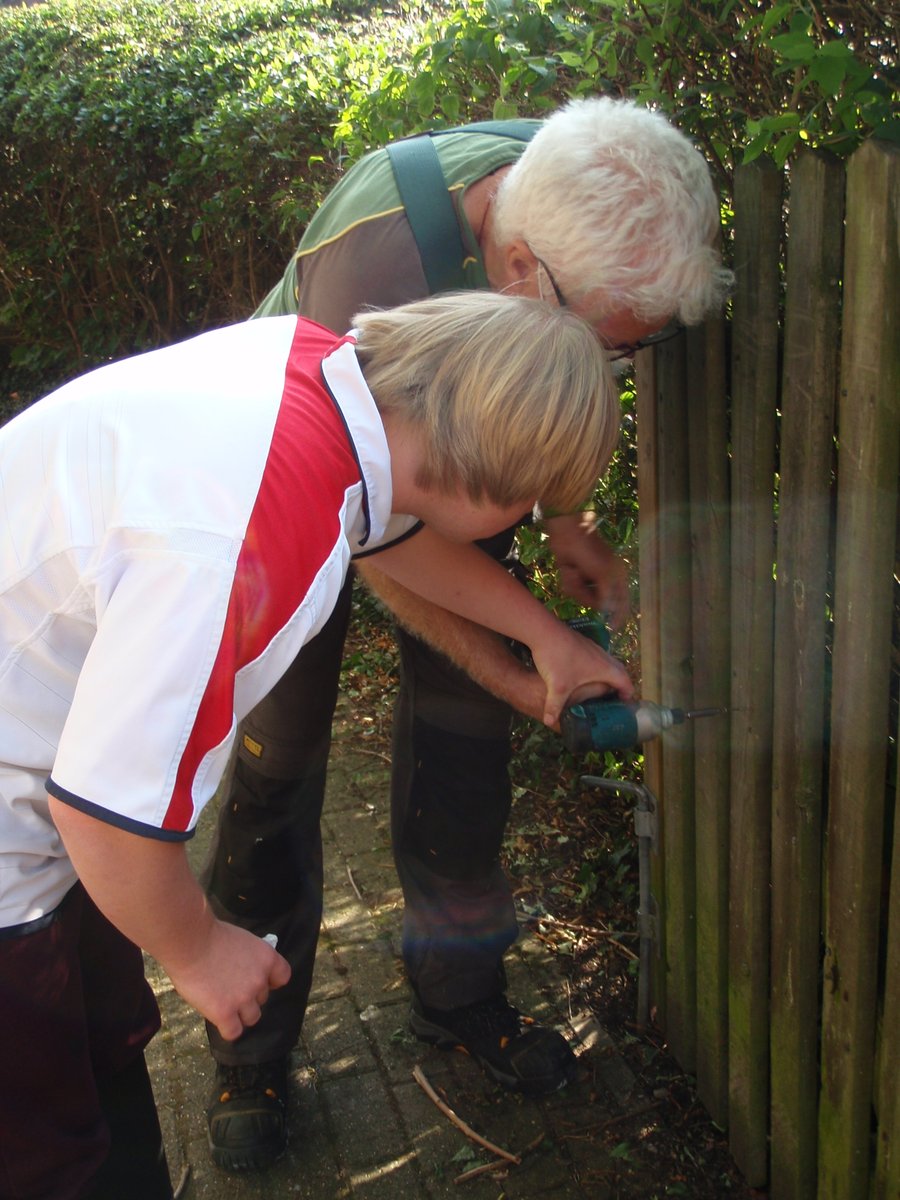 MacIntyreSchool's tweet photo. Repairing the gate! #Helping #WorkExperience https://t.co/3Ep4hLFTXU