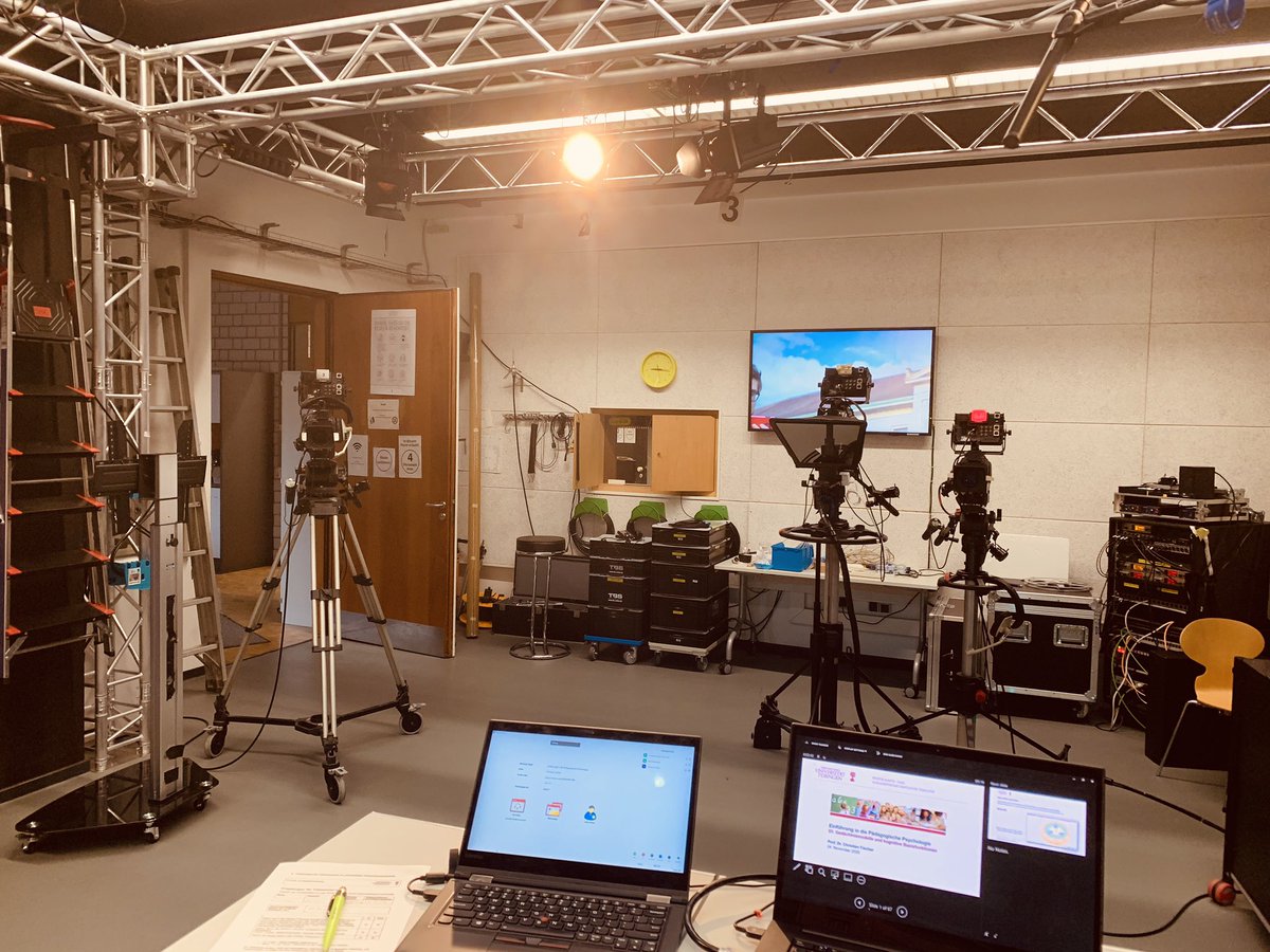 Behind the scenes <a href="/ctvtue/">CampusTV Tübingen</a> for the production of my „Intro to #EdPsych“ course this term. It’s been a fun experience so far- the students also really like the #gameful learning elements with <a href="/gradecraft/">Gradecraft</a>.

Watch our latest lecture here: youtu.be/Qpw_JW3KF_0

#TwitterCampus