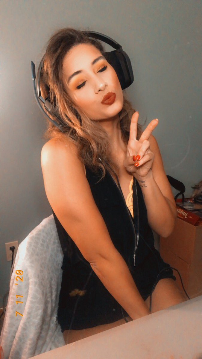 MooMooChey's tweet photo. Live now!!!
https://t.co/BNVcxEP7nX 
#twitch #twitchstreamer #twitchaffiliate #twitchtv #amongus #amongusstreamer #comechat #comejoin https://t.co/WQWTlDIdT4