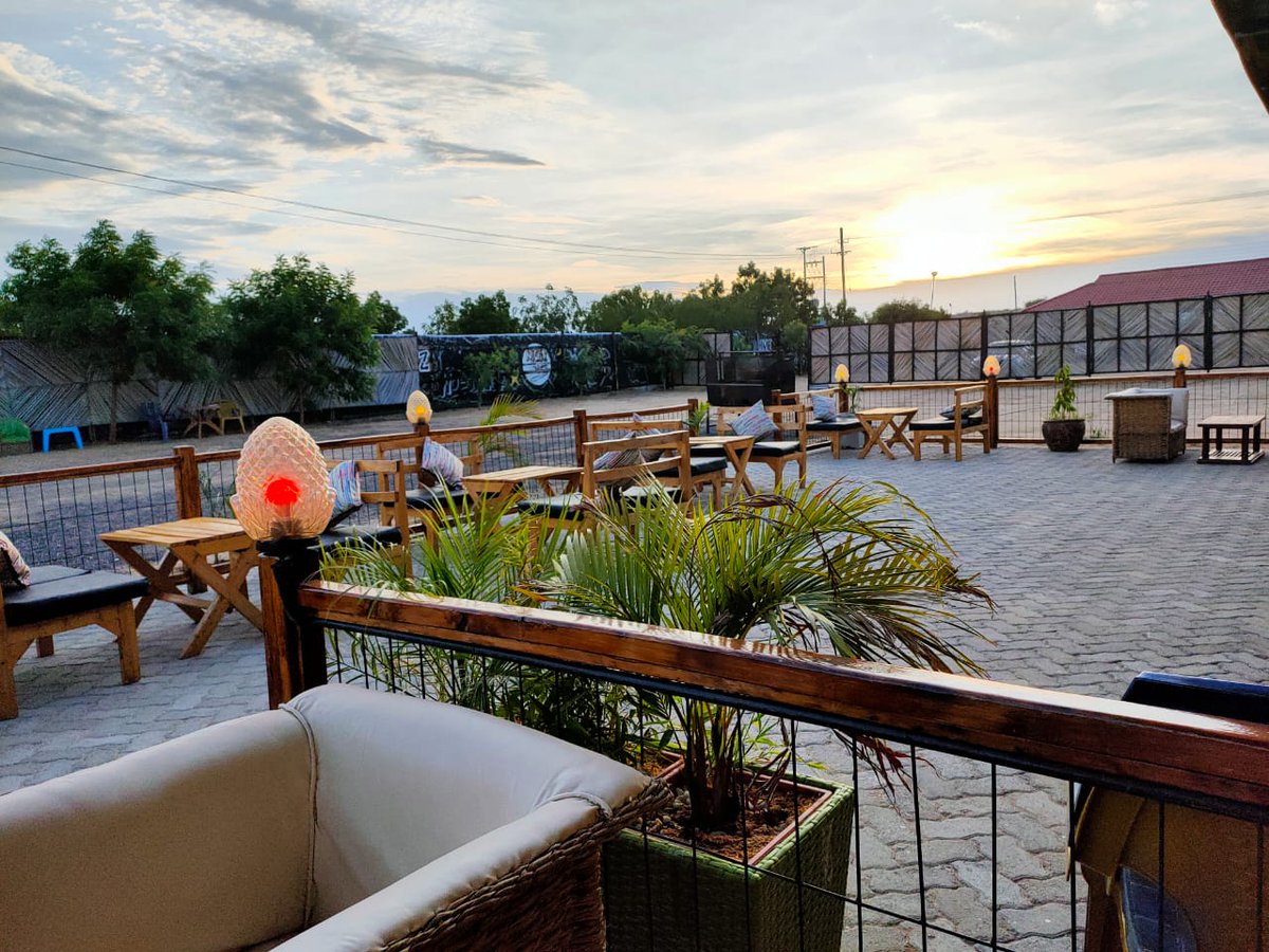 mercykiyonga's tweet photo. Serenity and ambience at it's best.
#Sunsetsatboudior are awesome.
#ExploreTurkana
#OriginOfMankind
@TurkanaLand @sekuwom @thomseba @Akirunancy @SApukey 
Photo credit. Boudoir https://t.co/QD01KUrslA