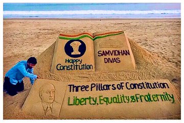 KingmakerDK_009's tweet photo. #ConstitutionDay 
#indianconstitution 
🙏🙏❣️❣️❤️❤️ https://t.co/bRB3MSiu1W