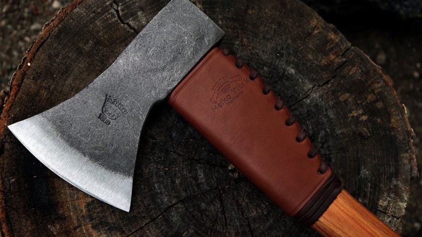 ToolsJudge's tweet photo. How to Wrap an Axe Handle with Leather (8 Steps to follow).
More details here! 👉 https://t.co/iZE0GDOM1X
#axehandle #axe #woodworking #forest #tools #ax #leather #howto #axewrapping #wrap #log #woodwork #tool #forestschool https://t.co/eCZfiSXRBd