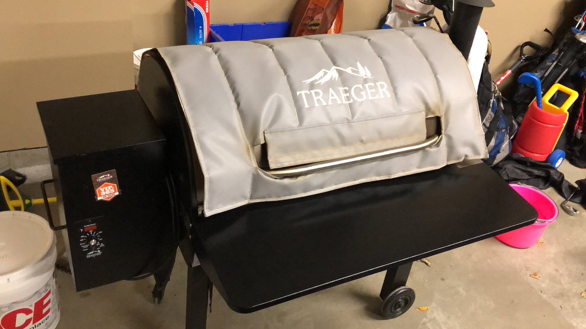 jfells009's tweet photo. This #covidthanksgiving will force many first time turkey chefs tomorrow... I am normally “the mooch” since I’m the youngest and let everyone else make #Thanksgiving dinner. I will attempt my first turkey, stuffing, etc. #optimistic #traeger #youtube #cleangrill https://t.co/xlBXrMIrQa