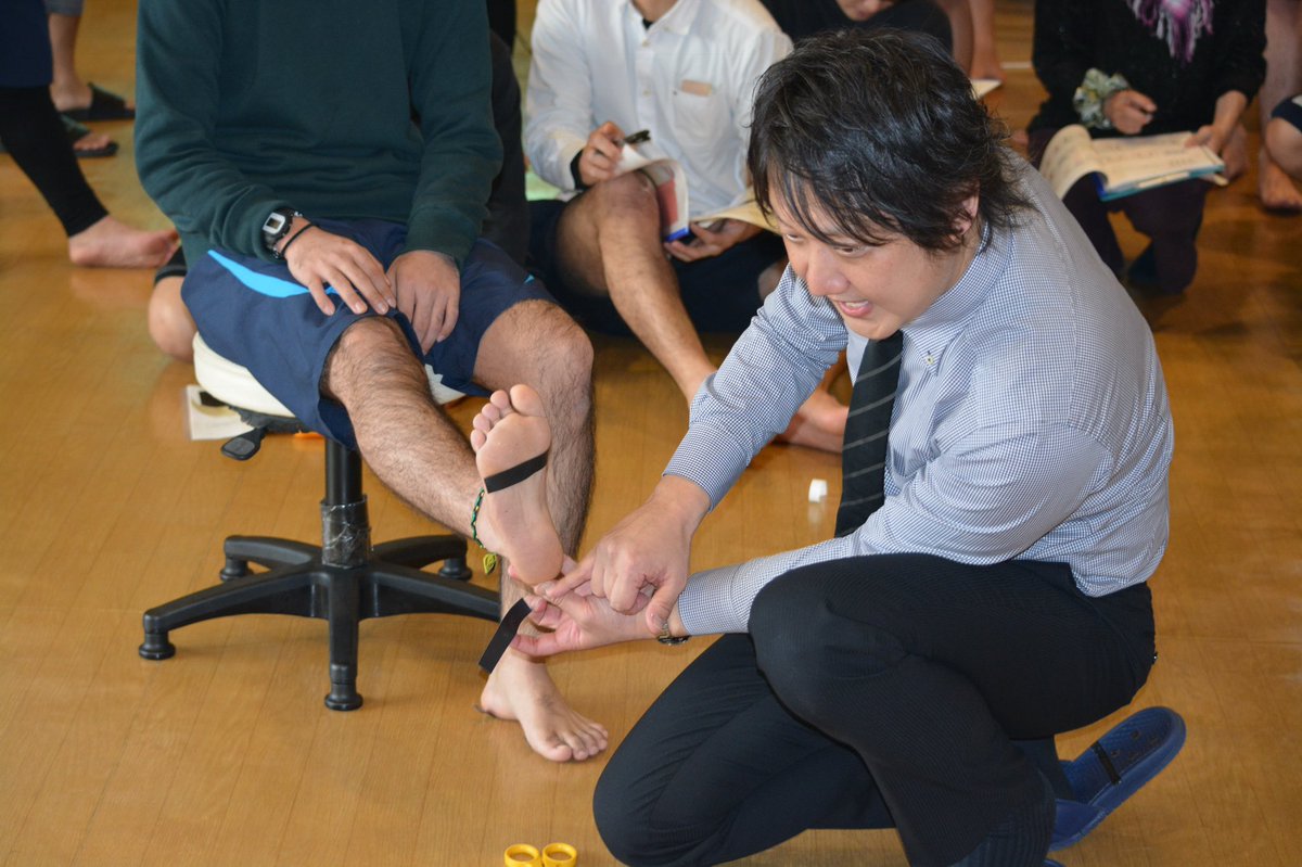 ptnext_ptnext's tweet photo. 😩😩😩😩😩😩 😩😩😩😩😩😩
一歩一歩の悪い歩き方が
身体の不調を招きます。
😩😩😩😩😩😩😩😩😩😩😩😩

😄😄😄😄😄😄😄😄😄😄😄😄
そのヒトに合った良好な歩き方の
一歩一歩が素敵な身体の好調を彩ります。
😄😄😄😄😄😄😄😄😄😄😄😄

やっぱり
足🦶は大事！ https://t.co/r3ZTChMVNA