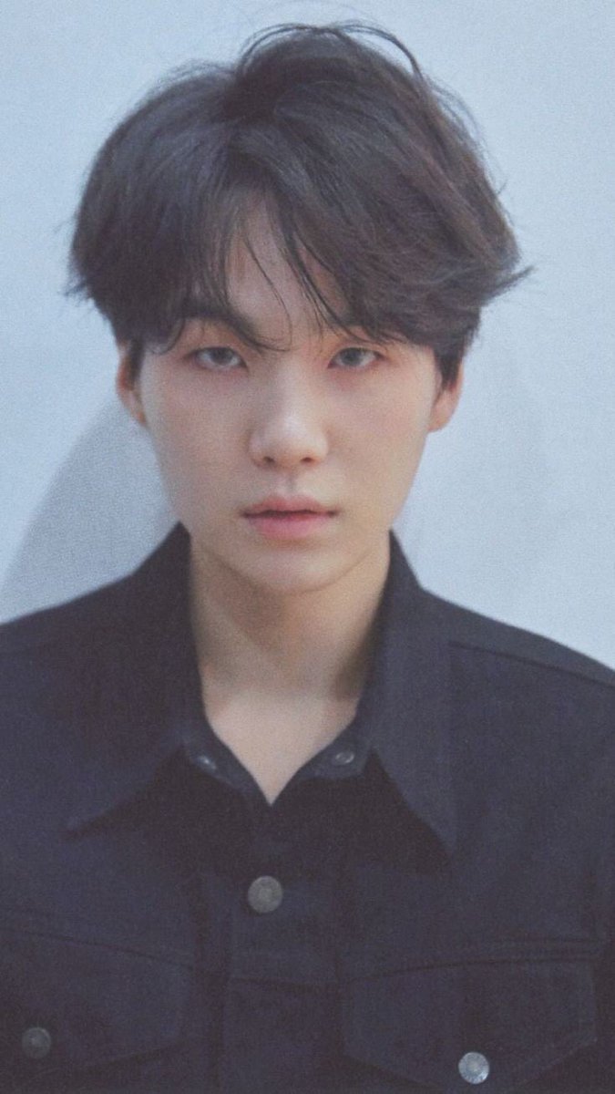 __minmini__'s tweet photo. (🤍) Have you seen such a Yoongia~~
#BTS #SUGA #WhatYoongi #방탄소년단 https://t.co/cbC7DY7Mh1