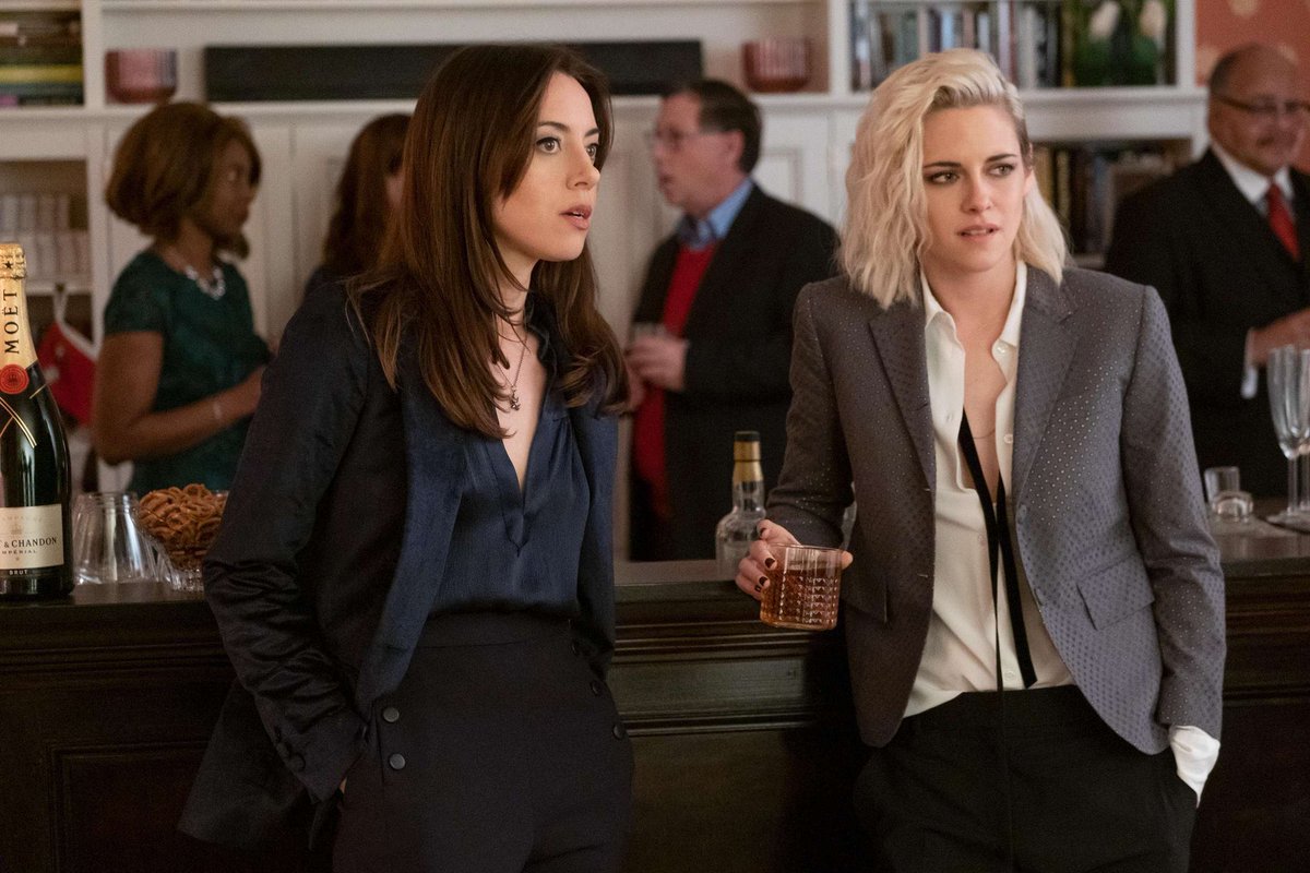 dasaka's tweet photo. women don’t want men, women want aubrey plaza and kristen stewart in the suits they wore in the finale of #HappiestSeason https://t.co/4bjBvFw6AH