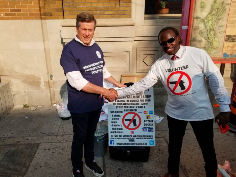 So where’s all that money going? I mean, he’s selling “hundreds of items”, doing fundraisers on various platforms, asking for donations…He even met the Mayor of  #Toronto!Some kids must be really happy, right?10/