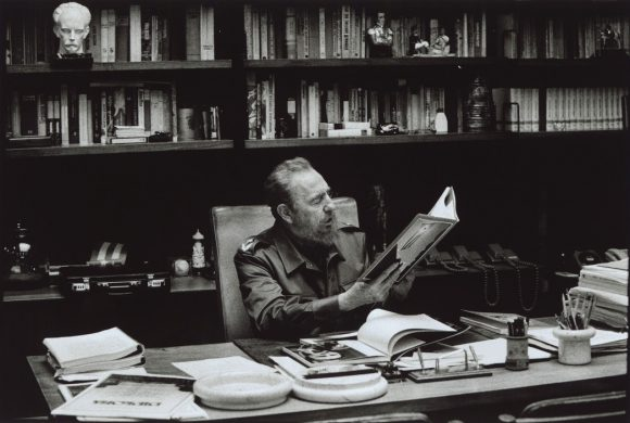 CAvilaRadio10's tweet photo. #FidelPorSiempre Fidel desde el lente: “Captar la esencia de su personalidad” https://t.co/D8JKhfBg9K @OdaniaGH @Gg_2014Sandra @nijutohe @CutinoMiladys @SiempreYunior @MaiteVegaP @companioni74 @CarlosGP0720 @TomsAlexisMart1 @lidiav67 @DelgadoFelipe3 @chamberohoy  @FctGallardo https://t.co/nJh8pOSRCN