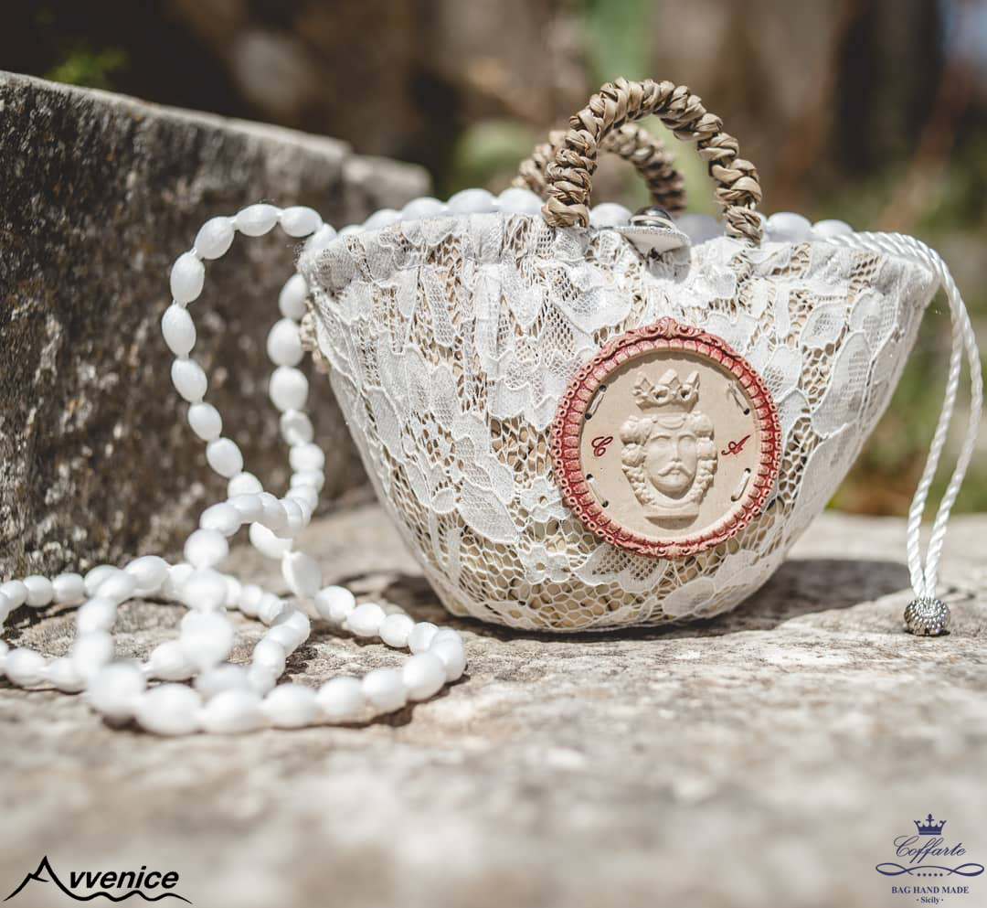 avvenice1's tweet photo. Discovering Avvenice Official Partner Coffarte https://t.co/N92CzGlDV3 #coffarte #coffesiciliane #sicilia #siciliantraditions #sicily #couture #toplife #luxury #pitti #pittiuomo #pu95 #handmade #handmadeinitaly #luxurybag #bag #madeinitaly #thebestofitaly #newcollection #fashion https://t.co/F8mlnklPZQ