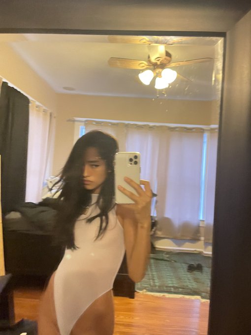 me or a turkey 🦃 ?? 🥺👉🏽👈🏽 https://t.co/ebzFzmgqsM