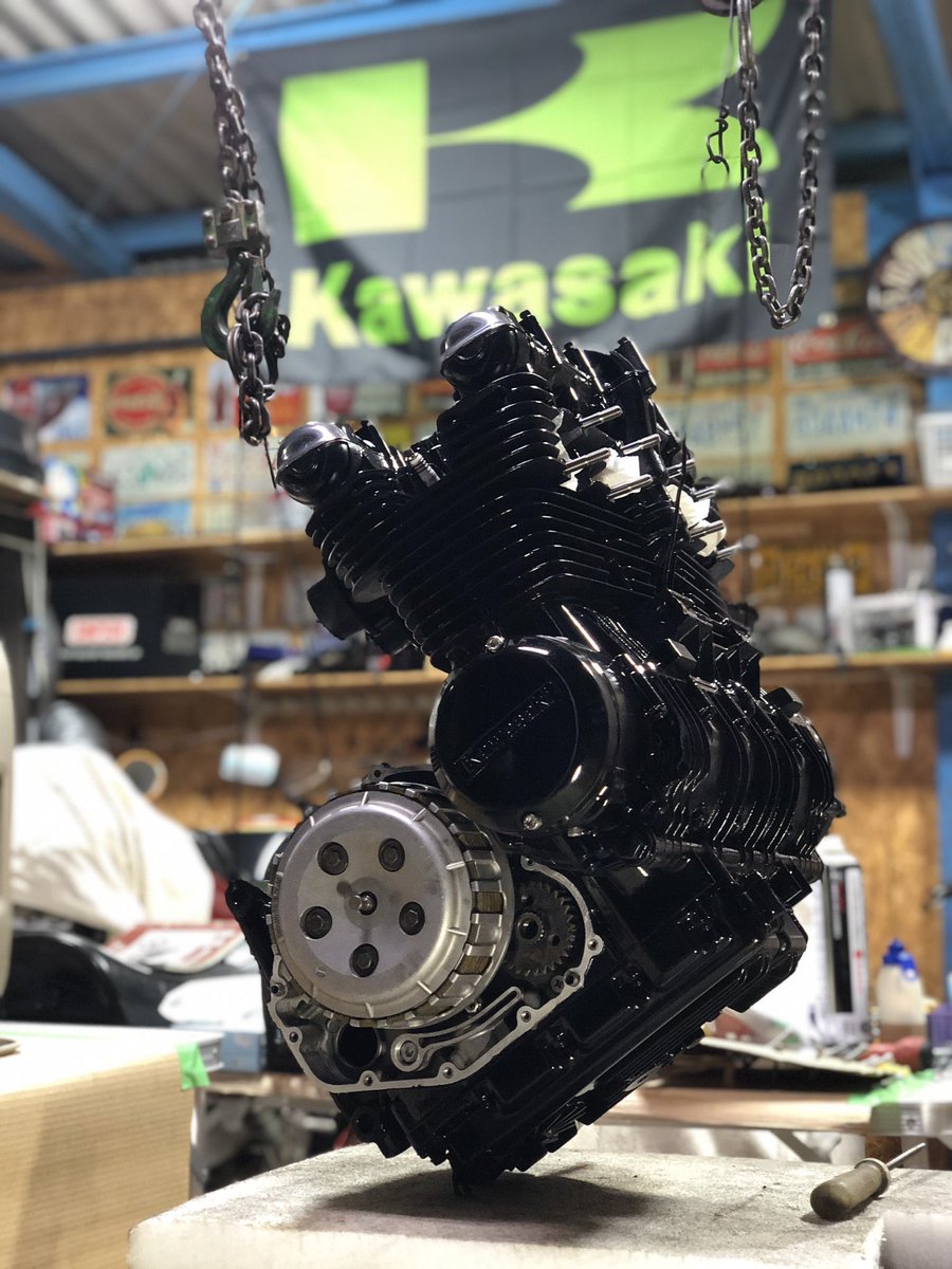 m0593s's tweet photo. 塗る前との違い半端ない🤤
汚かったエンジンが中も外も
ほぼフルリフレッシュできて
ほんまに最高でしかない🙏✨
スタッドボルトもチタン入れて後は
焼き付けしてエンジン載せたら終わりや🤤
やっと終わりが見えてきた👍
#ゼファー750 #カワサキ #ボアアップ #810cc #ワイセコ #黒エンジン #自宅作 https://t.co/CvfTeEa7Hj
