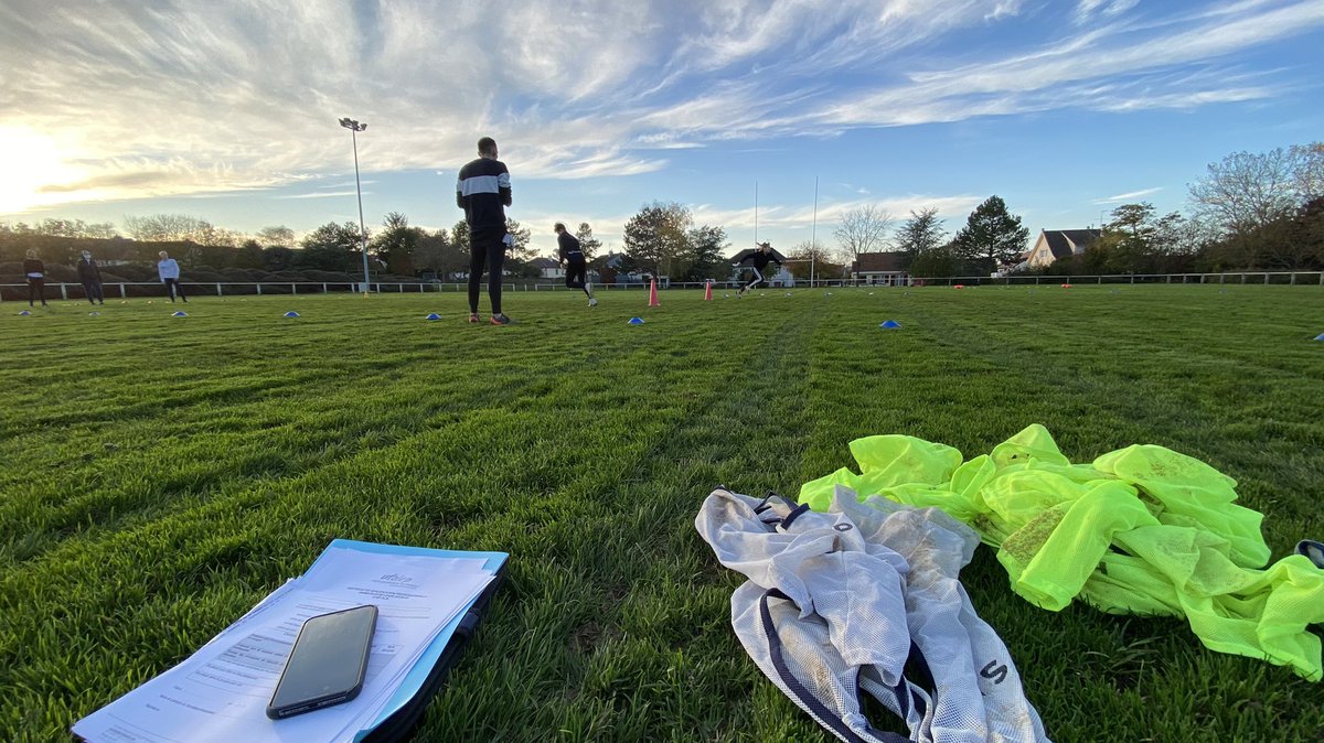 ➡️ Première semaine de #formation terminée pour les 11 stagiaires #CQPALS #AGEE et #JSJO 🏀⚽️🤸🏻‍♀️🤼‍♂️
Les stagiaires ont tous validé les #EPMSP👏🏼
👉🏼 Formation coordonnée par #UFOLEP89 #UFOLEPBFC

#qualification #sportsociete #competences #parcourscoordonne