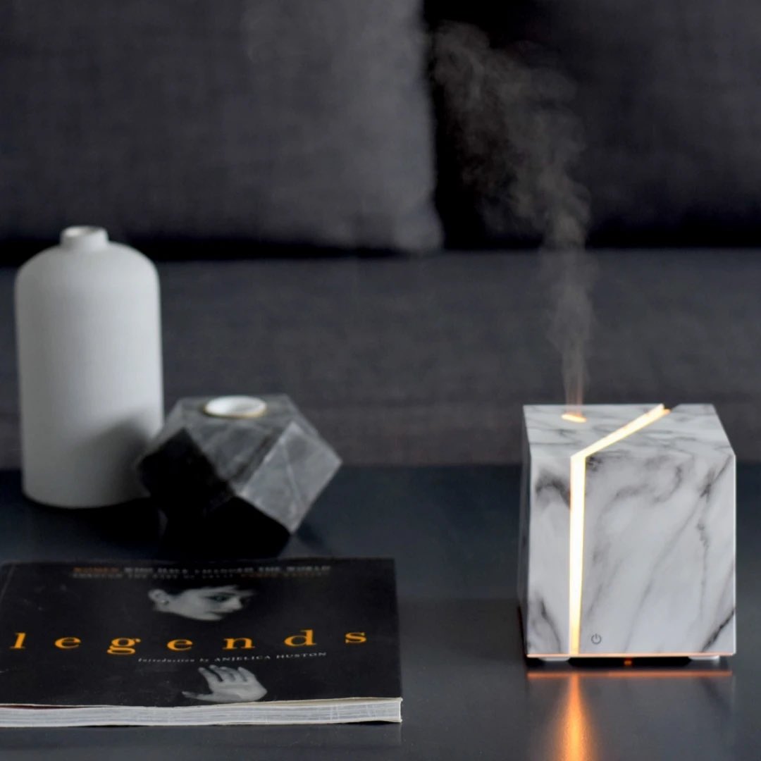 MARBLdiffuser's tweet image. What if you could purify AND decorate your home at the same time? Shop our Ultrasonic Diffuser at marbldiffuser.com, on sale for a limited time! 🌬