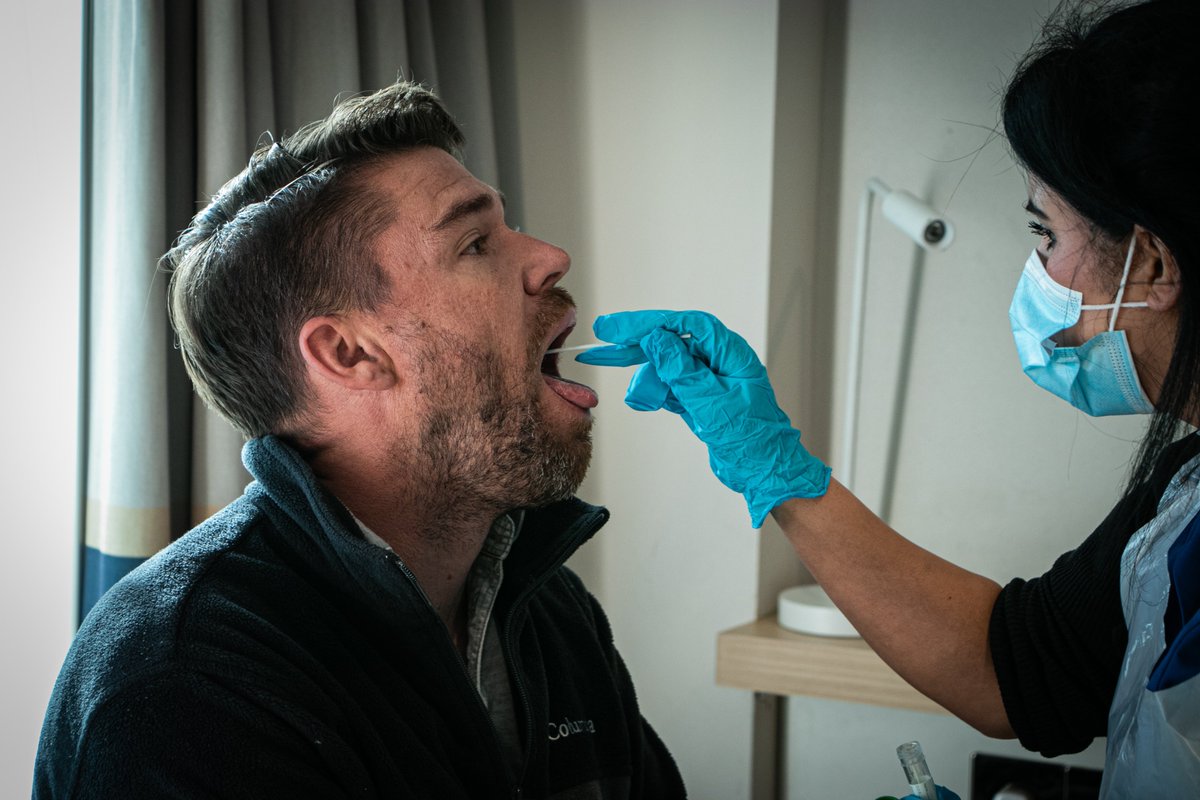 MatchroomPool's tweet image. 🇺🇸🧪 Some of team USA have touched down at @RicohArena and straight into Covid testing ahead of next week's @partypoker #MosconiCup 🔜