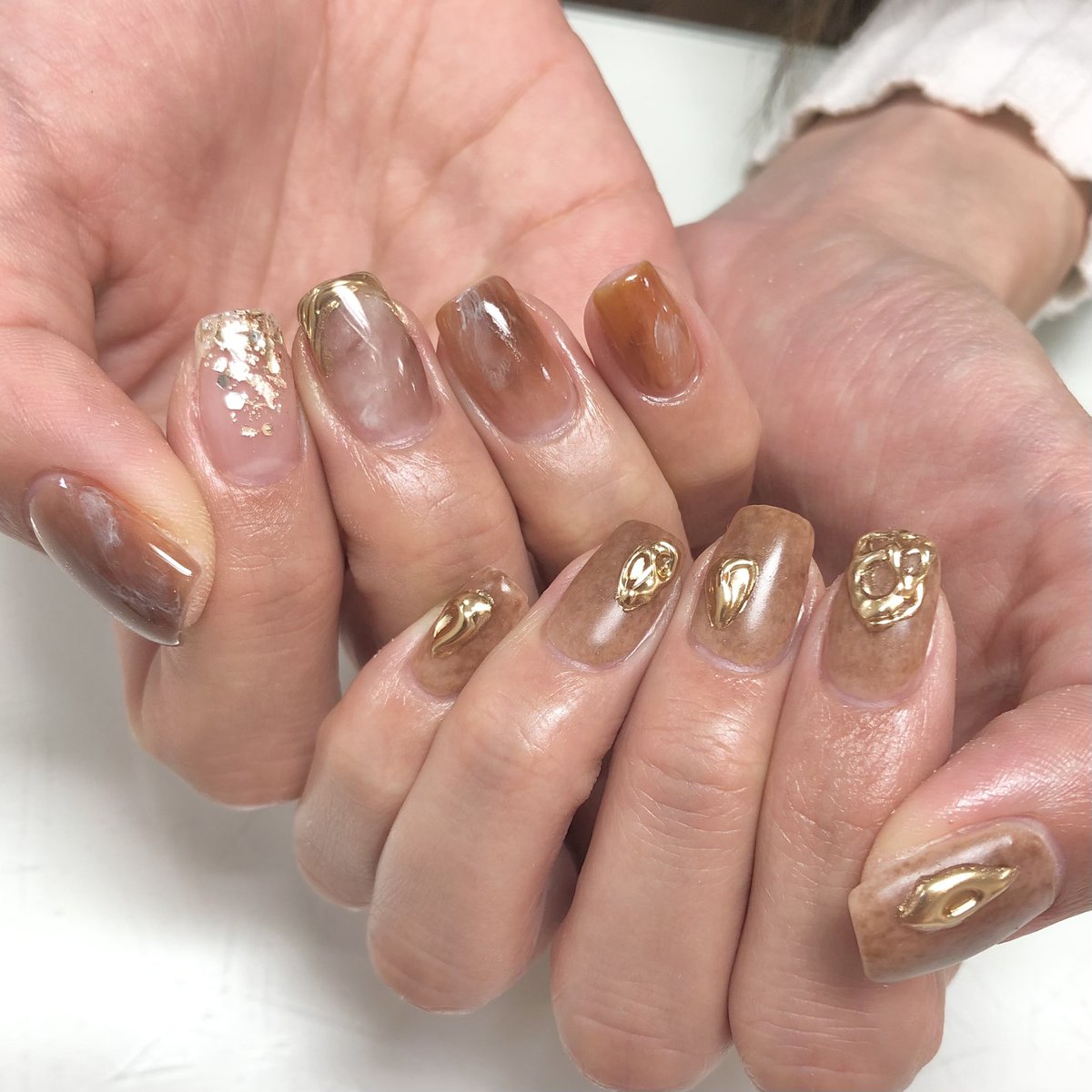 ট ইট র ネイルサロンmarch こんばんは 梅田店吉村です ブラウン系のニュアンスネイルです マットコートをやりたくなる季節になりましたね この可愛さハマります W マットコートをされた事ない方 是非一度お試し下さい ネイルサロンmarch