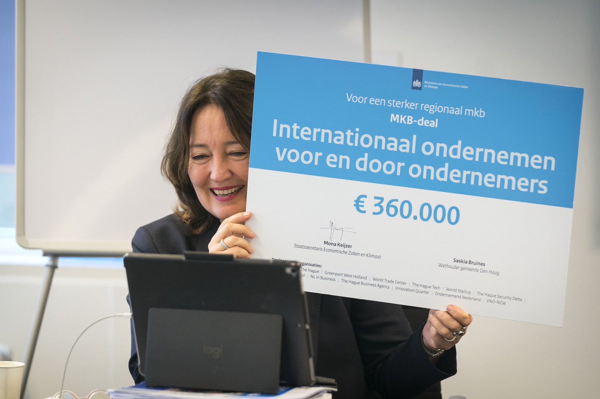 Newsroom070's tweet photo. Den Haag is blij met het toekennen van de MKB-deal door @MinisterieEZK. Met die deal komt er meer vaart in het internationaliseren van het Haagse mkb. https://t.co/BNRx038OGx https://t.co/T7WyObEVx0