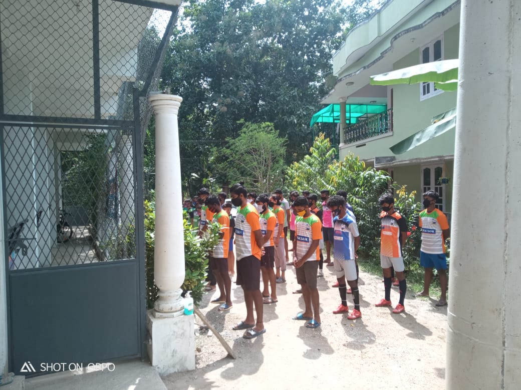 KovalamFootball's tweet photo. Gracias, Diego!

Thank you for inspiring the world with the ball at your feet. Kovalam FC team observing a minute of silence to mark our respect. 

#RIPMaradona https://t.co/9sbGBvkOyy
