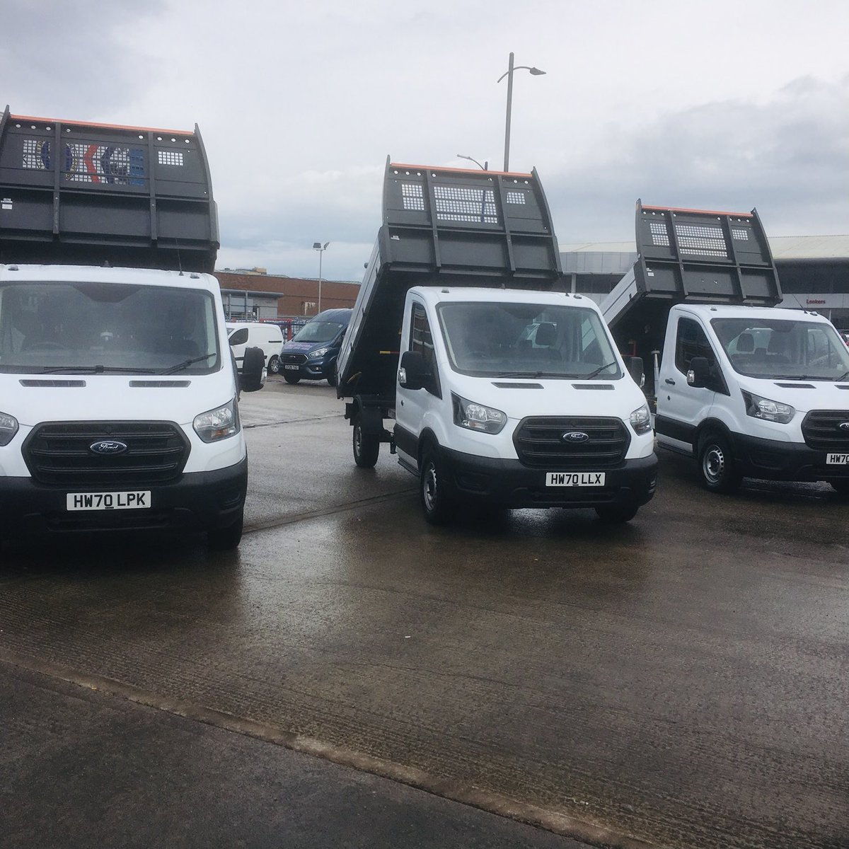 BankViewHire's tweet photo. Our brand new 70 plate Ford Tippers are available in both single-cab and crew-cab options to suit your needs. 
Get in touch with Liverpool’s leading independent Van hire company for a competitive quote today! 
#bankview #liverpoolvanhire #70plate #fordtipper https://t.co/TCLFWqAyxR