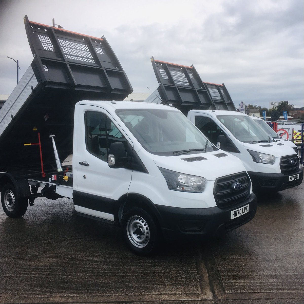 BankViewHire's tweet photo. Our brand new 70 plate Ford Tippers are available in both single-cab and crew-cab options to suit your needs. 
Get in touch with Liverpool’s leading independent Van hire company for a competitive quote today! 
#bankview #liverpoolvanhire #70plate #fordtipper https://t.co/TCLFWqAyxR