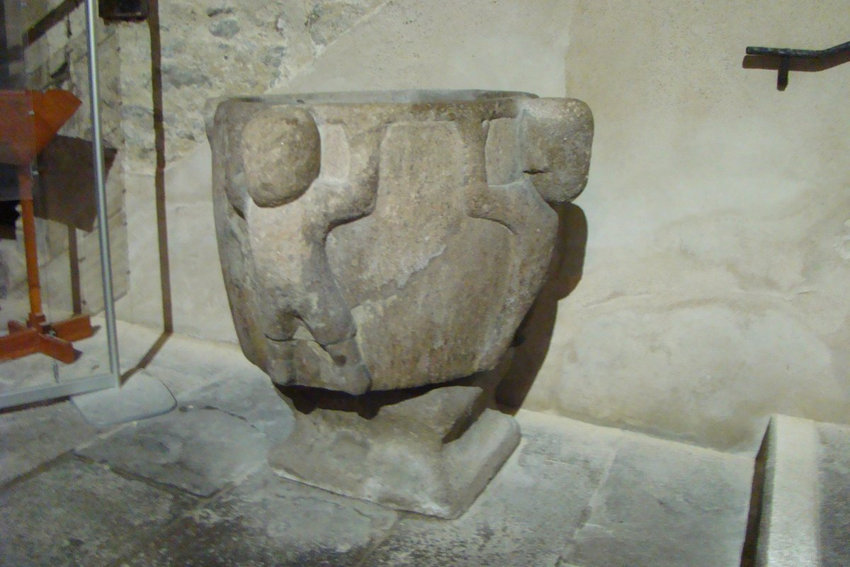 cotentinologue1's tweet photo. @Baxter47Ron @Portaspeciosa @beakheads several fonts #Brittany between #St_Malo #St_Brieuc showing same composition as @Portaspeciosa 4th pic
named Atlantes by ancient greeks mythology https://t.co/FCY1lRzWUO