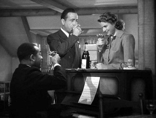 wonderful_g's tweet photo. #HaFattoLaStoria
#VentagliDiParole 

Oggi ‘Casablanca’ compie 78 anni. L’anteprima si tenne a New York il 26 novembre 1942. 
Un film che #HaFattoLaStoria..

‘Play it, Sam’ https://t.co/oPrUXvPrVs