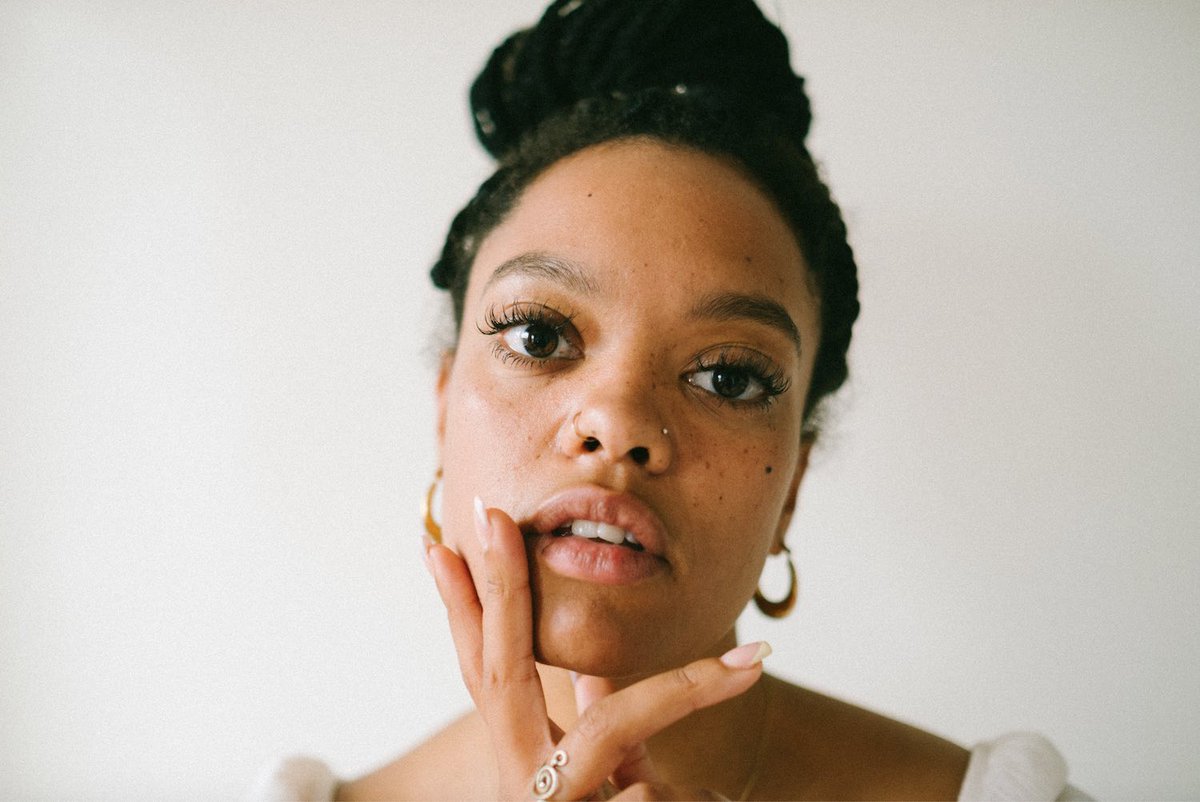 shiv (<a href="/hi_im_shiv/">shiv</a>) relinquishes fear and anxiety on soulful new cut “Letting You Know” bestf.it/37emuWy