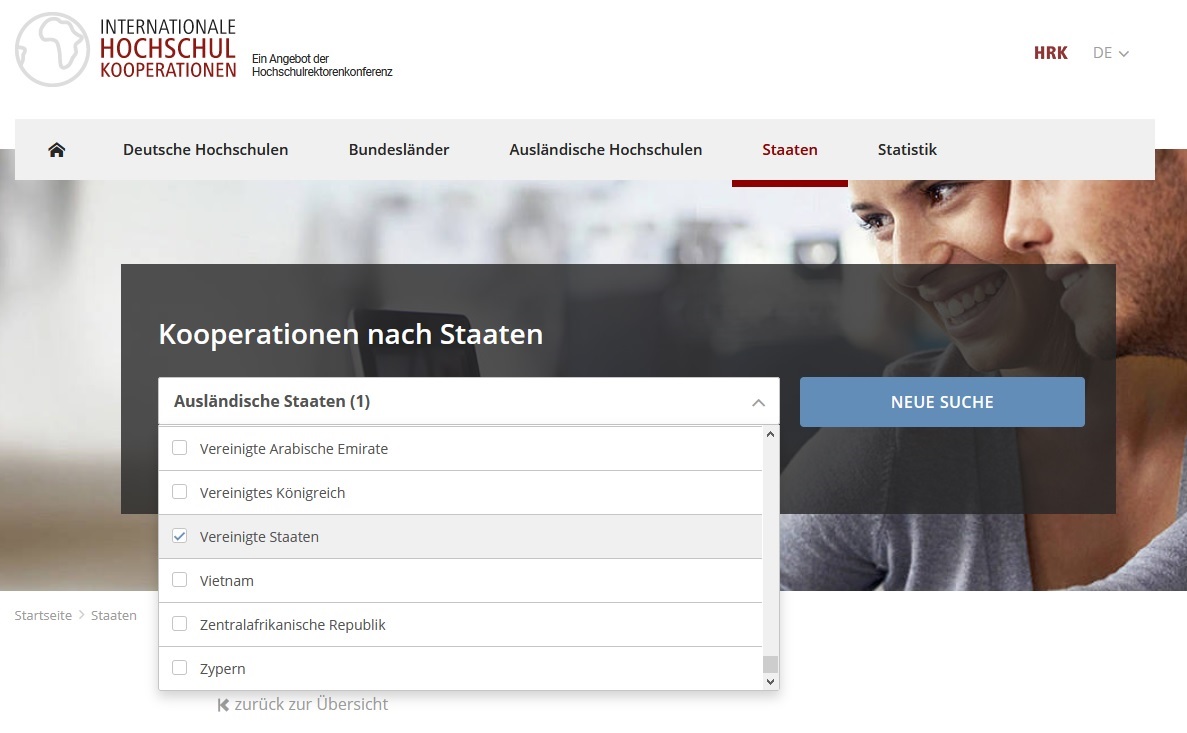 HRK_aktuell's tweet photo. 🇺🇸🇩🇪 Beeindruckende Zahlen, langjährige Kooperationen! 
246 deutsche #Hochschulen kooperieren aktuell mit 668 amerikanischen Hochschulen in 2.446 Projekten!  
https://t.co/sWZ9OxaKMl 
#americanweek #germanamericanfriendship #usadays https://t.co/pprvlYCj6d