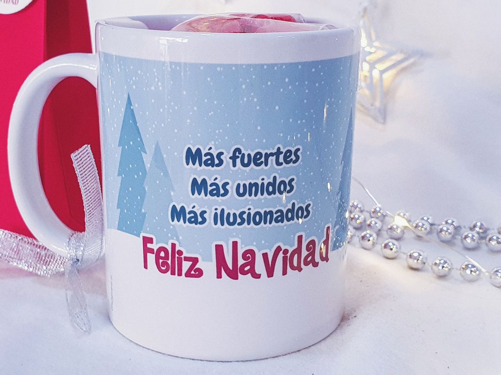 regalosclase's tweet photo. 🎄 En #RegalosClase 🎁 hemos preparado una gran selección de productos de decoración navideña, además de nuestros detalles y regalos personalizados 🎅 para esta época del año.

#Orihuela #VegaBaja #regalo #navidad #regalosnavidad #gift #christmasdecor #christmasgifts https://t.co/XqLt0SuuQW