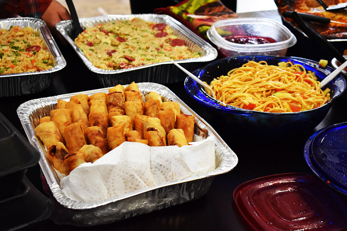 AlpsSouth's tweet photo. Happy Thanksgiving! 🦃

Here are some highlights from our Thanksgiving Potluck. ALPS wishes you a safe and enjoyable holiday! 🦃 https://t.co/KbUIszwuwG