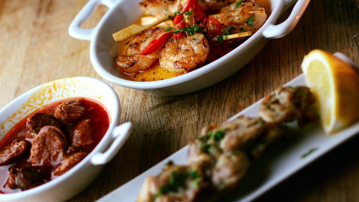 PHIbericos's tweet photo. Enjoy The Port House tapas &amp; wines in #dundrum 🥘 Our click &amp; collect is available today! 
Food Collection from 4 till 10pm &amp; we are serving hot drinks as well! 

https://t.co/AziEdC2OCJ https://t.co/zaxi3QRPa2